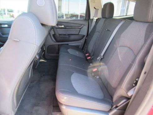 Used 2014 Chevrolet Traverse LT image 25