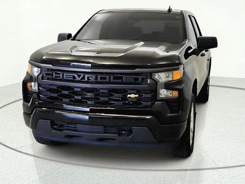 Used 2024 Chevrolet Silverado 1500 Custom AWD/4WD image 2