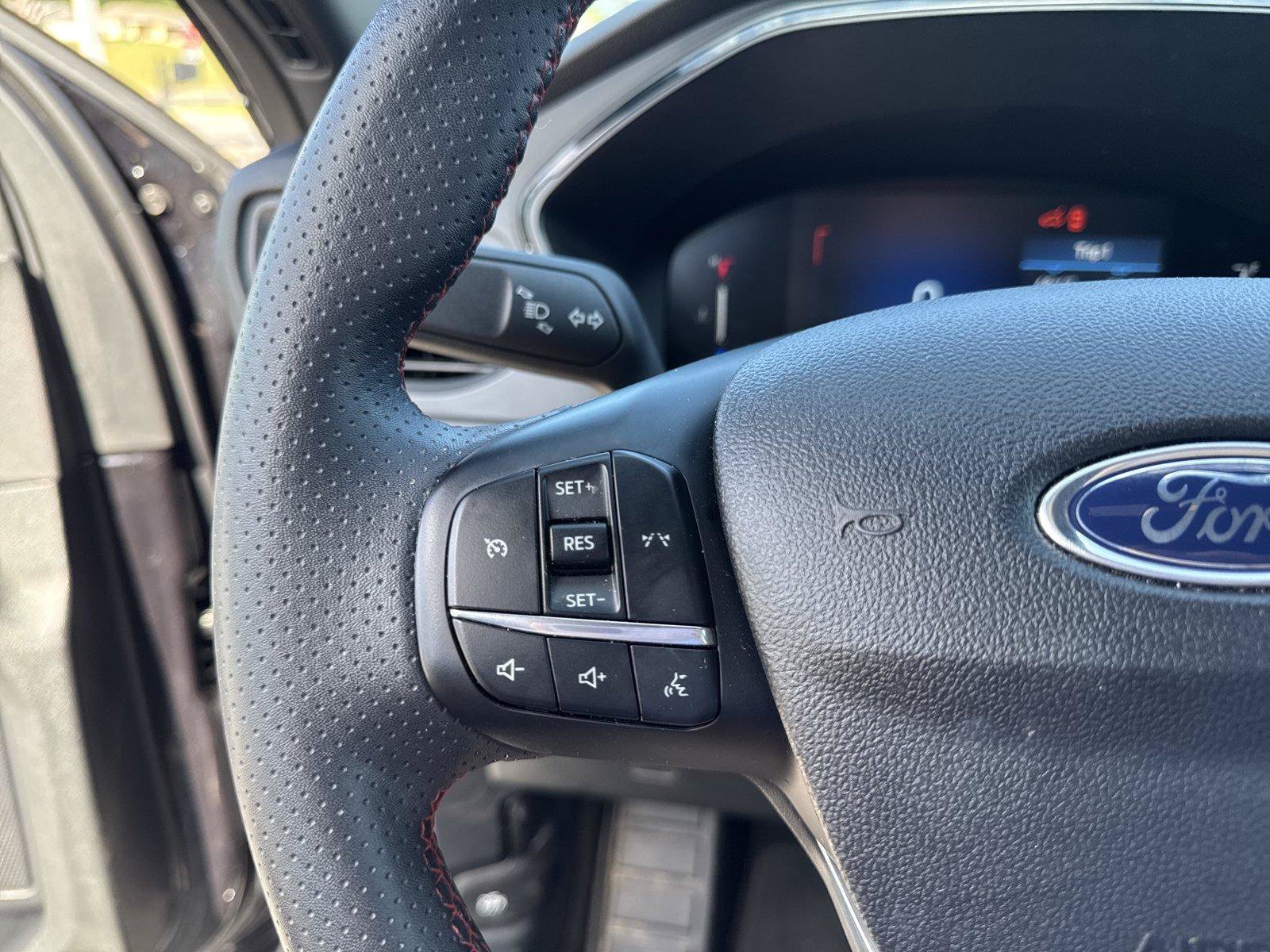 Used 2025 Ford Escape ST-Line AWD/4WD image 16