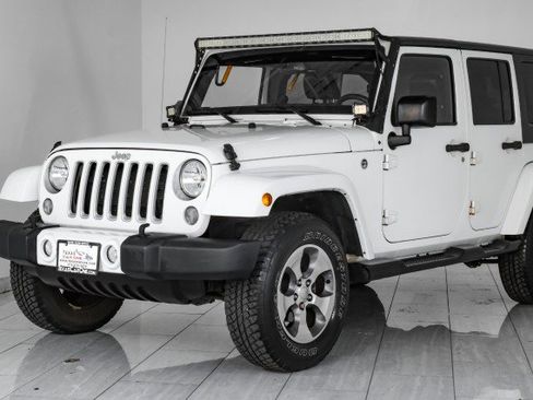 Used 2016 Jeep Wrangler Unlimited Sahara w/ Connectivity Group image 54