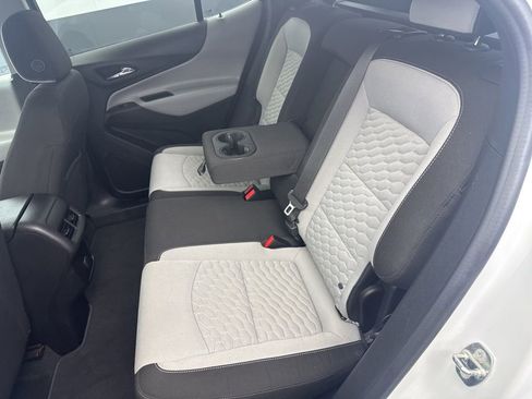 Used 2018 Chevrolet Equinox LS image 34