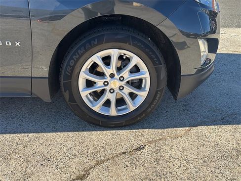 Used 2020 Chevrolet Equinox LS w/ LS Convenience Package image 9