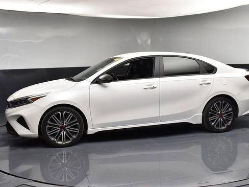 Used 2024 Kia Forte GT FWD image 2