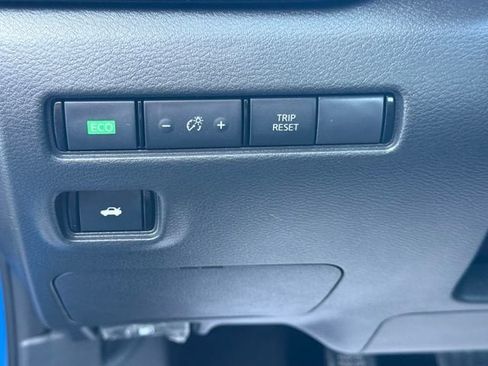 Used 2025 Nissan Sentra SV FWD image 23