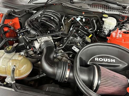 Used 2015 Ford Mustang Coupe RWD image 7