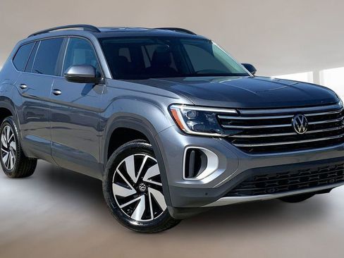 Certified 2025 Volkswagen Atlas SE FWD image 12