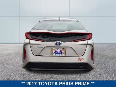 Used 2017 Toyota Prius Prime Premium image 4