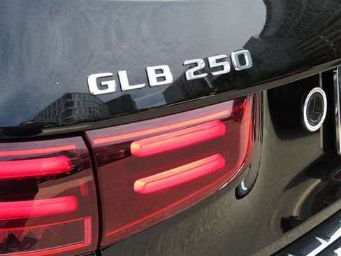 Used 2026 Mercedes-Benz GLB 250 4MATIC image 29