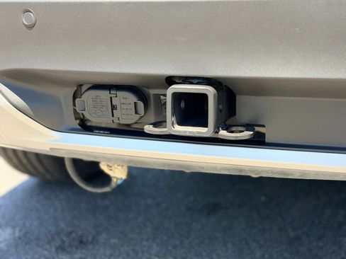 Certified 2023 Ford Explorer XLT w/ Equipment Group 202A RWD image 9