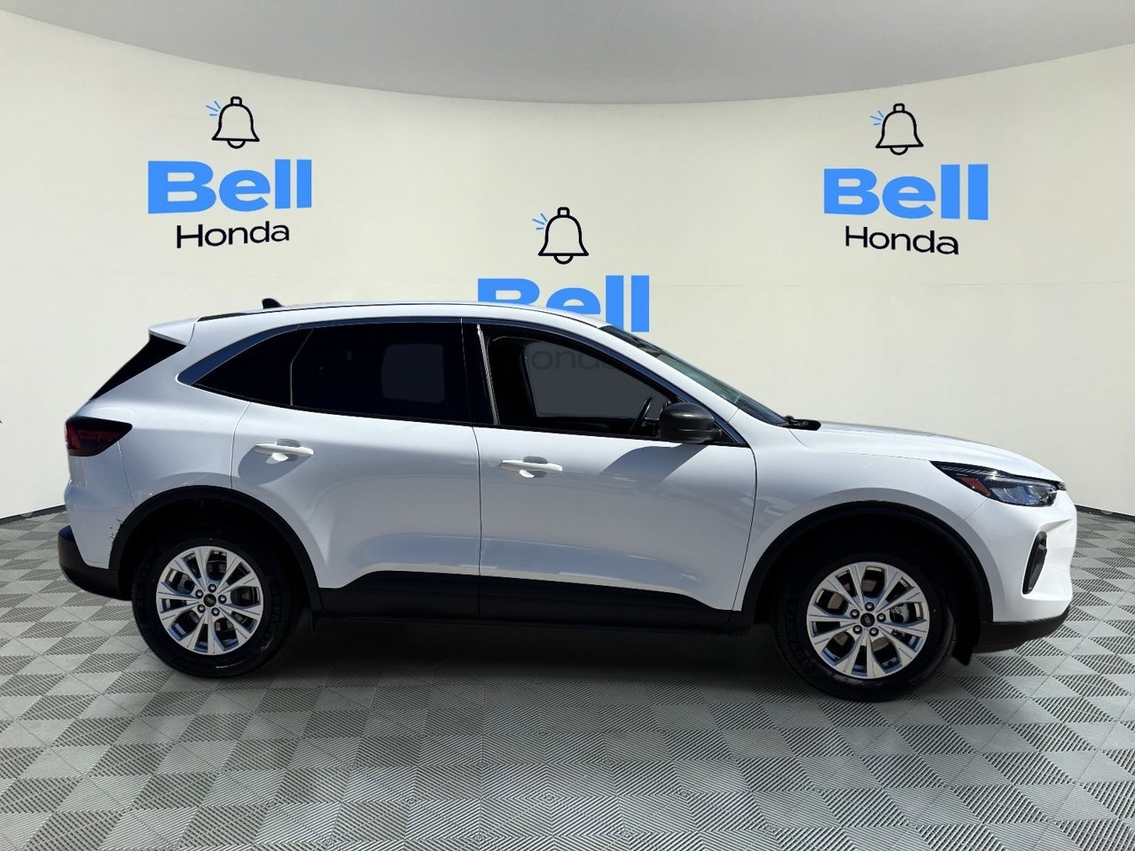 Used 2023 Ford Escape Active FWD image 5