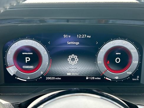 Used 2025 Nissan Pathfinder Platinum FWD image 24