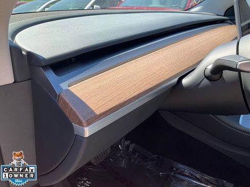 Used 2023 Tesla Model 3 Standard Range image 19