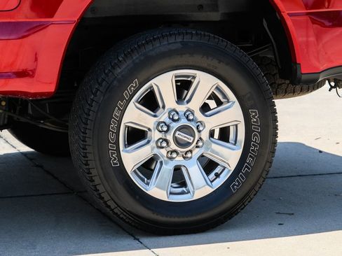 Used 2017 Ford F250 Platinum w/ FX4 Off-Road Package AWD/4WD image 13