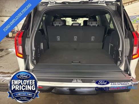 New 2025 Ford Expedition Max Platinum w/ Stealth Performance Package AWD/4WD image 6