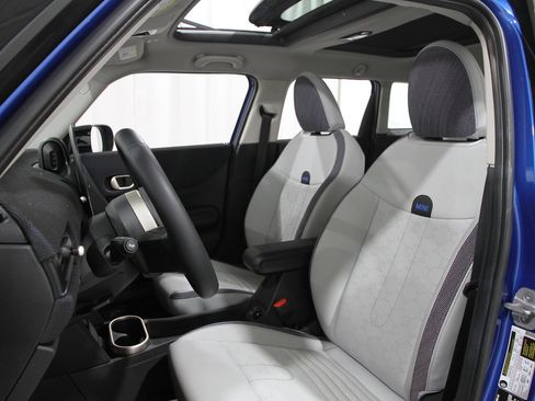 Certified 2025 MINI Cooper S image 5