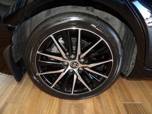 Used 2024 Toyota Camry SE image 5