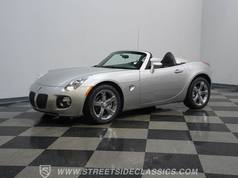 Used 2007 Pontiac Solstice GXP w/ Premium Package RWD image 6