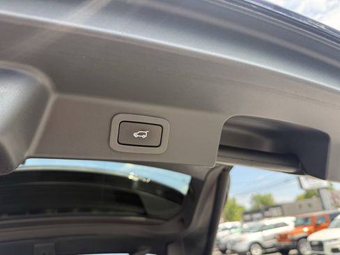Used 2017 Jaguar F-PACE Premium AWD/4WD image 14