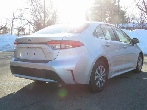 Used 2020 Toyota Corolla LE image 5