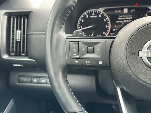 Certified 2023 Nissan Pathfinder SL image 14