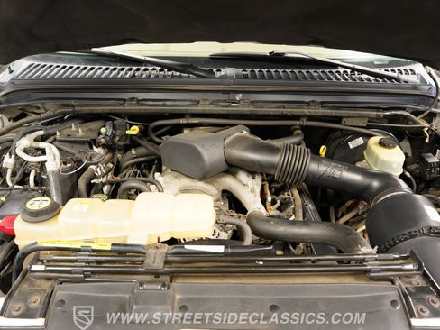 Used 2002 Ford Excursion XLT image 3