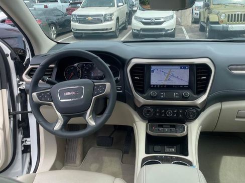 Used 2023 GMC Acadia Denali w/ Denali Ultimate Package FWD image 6
