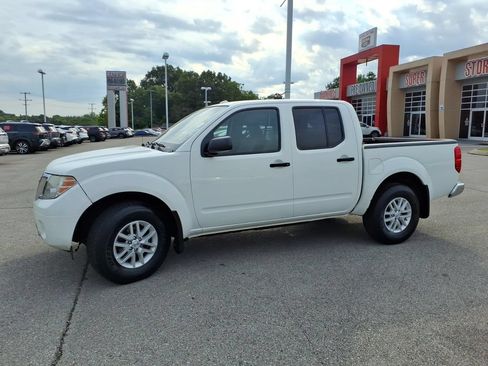 Used 2017 Nissan Frontier SV w/ SV Value Truck Package AWD/4WD image 19