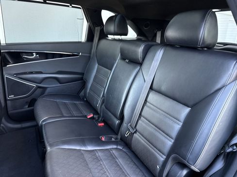 Used 2018 Kia Sorento SX image 14
