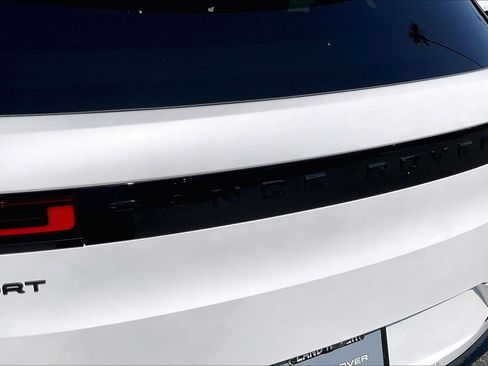 New 2026 Land Rover Range Rover Sport Dynamic SE AWD/4WD image 9