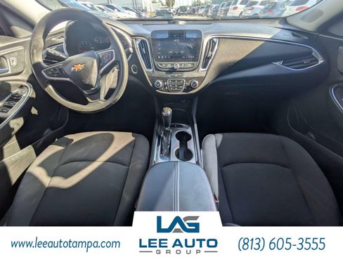 Used 2019 Chevrolet Malibu LT FWD image 12