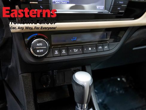 Used 2016 Toyota Corolla LE FWD image 19