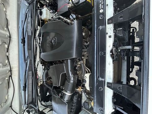 Used 2017 Toyota Tacoma TRD Off-Road image 31