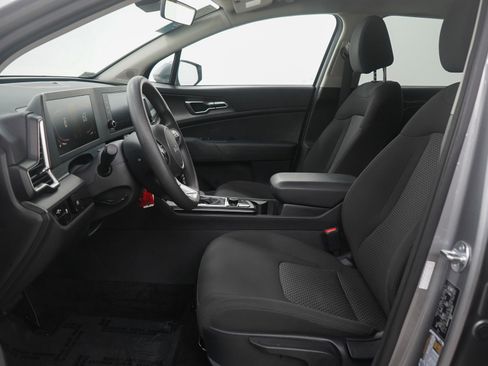 Used 2024 Kia Sportage LX image 19