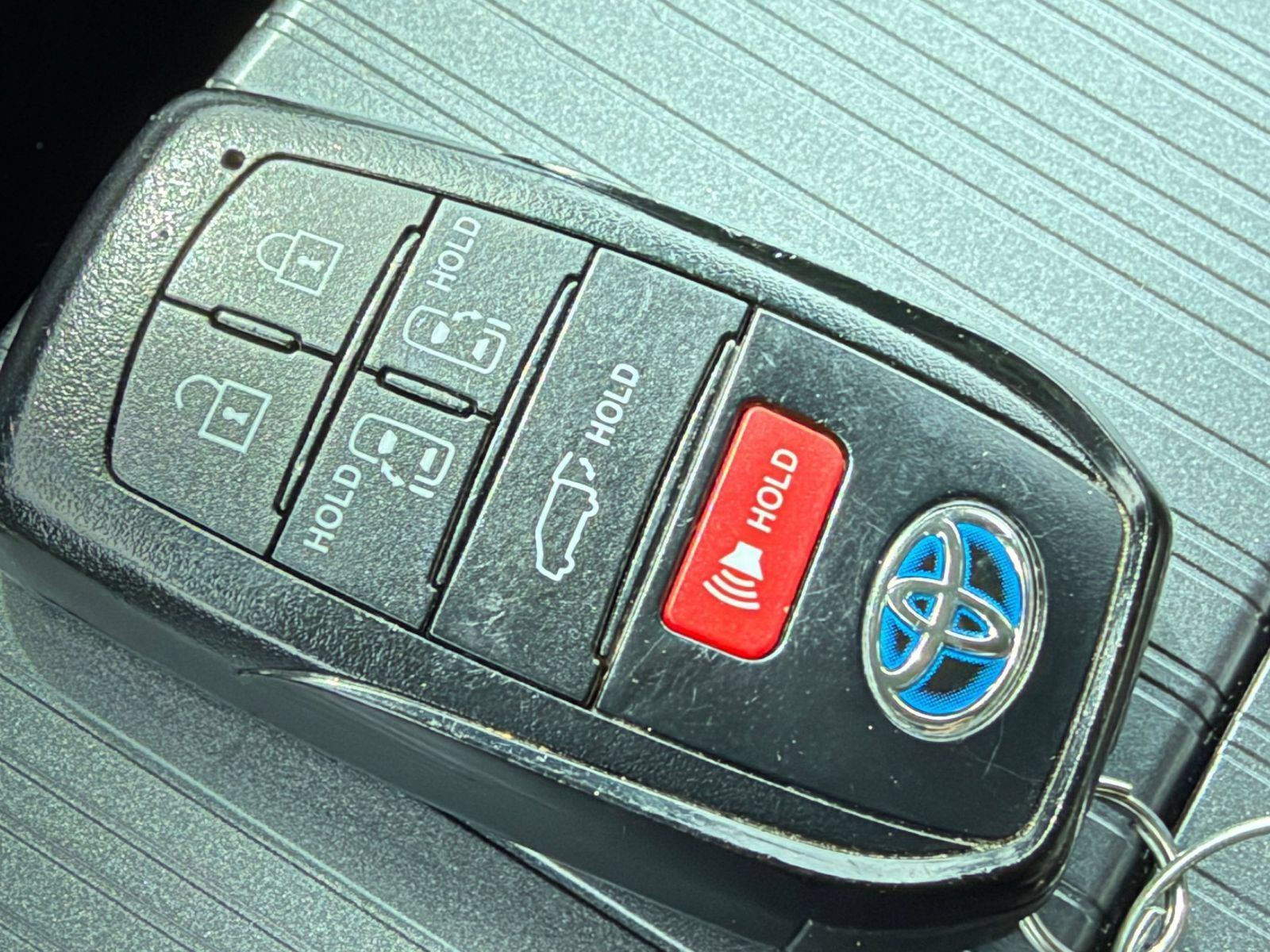 Used 2025 Toyota Sienna XLE FWD image 21
