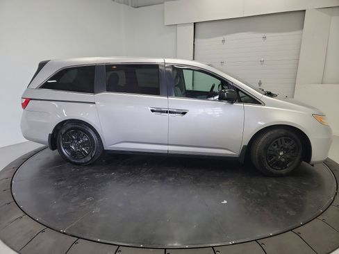 Used 2013 Honda Odyssey LX image 11