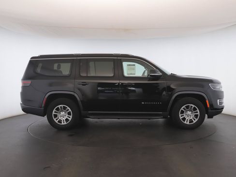 Used 2022 Jeep Wagoneer Series I AWD/4WD image 23