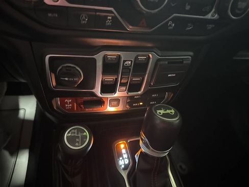 Used 2019 Jeep Wrangler Unlimited Rubicon image 31