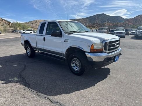 Used 2001 Ford F250 4x4 SuperCab Super Duty image 3