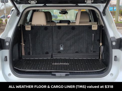Used 2022 Toyota Highlander XLE image 9