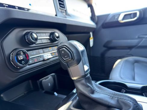 Used 2025 Ford Bronco Outer Banks AWD/4WD image 35