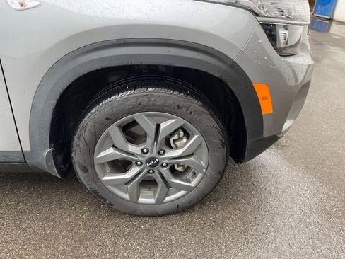 Used 2025 Kia Seltos LX AWD/4WD image 38