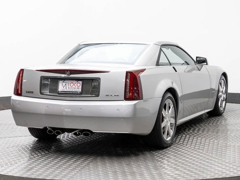 Used 2007 Cadillac XLR RWD image 11