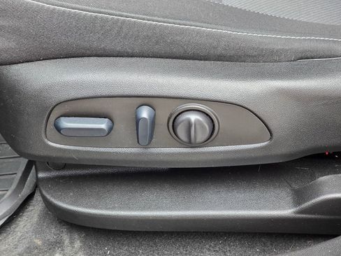 Used 2023 Chevrolet Blazer LT w/ Convenience Package image 11