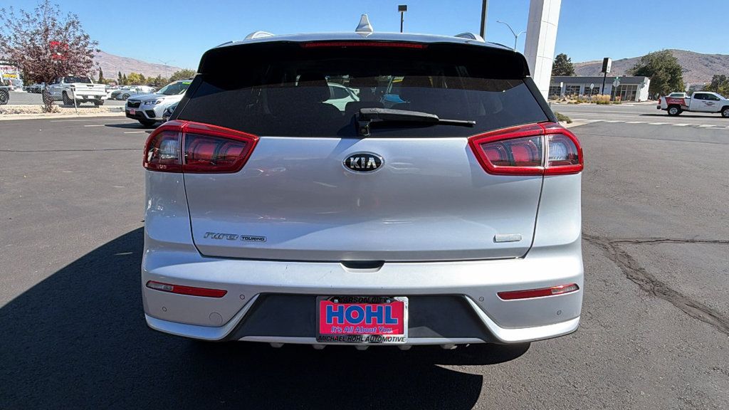 Used 2017 Kia Niro Touring w/ Advanced Technology Package FWD image 4
