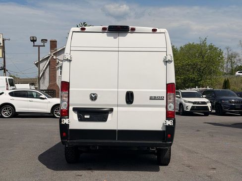 Used 2023 RAM ProMaster 2500 FWD image 6