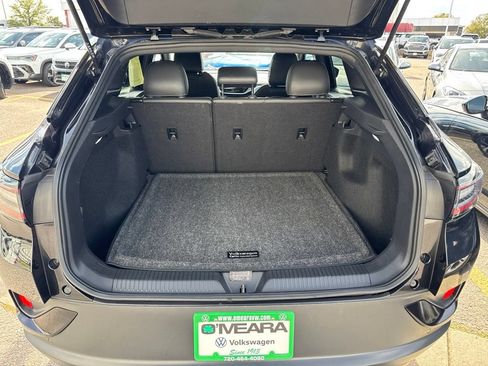 Used 2023 Volkswagen ID.4 Pro AWD/4WD image 10