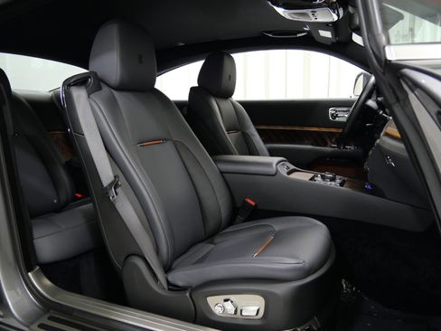 Used 2015 Rolls-Royce Wraith image 24