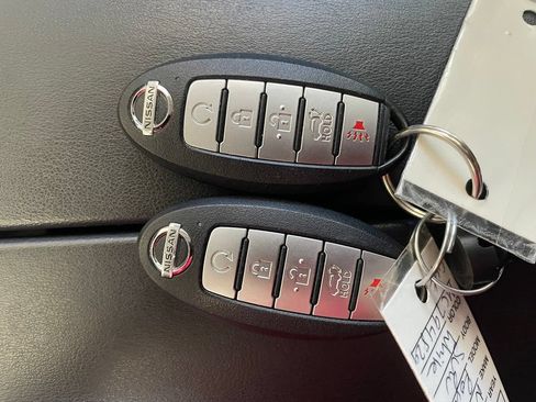 Certified 2021 Nissan Rogue SV w/ Premium Package FWD image 18