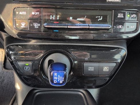 Used 2022 Toyota Prius L Eco image 21