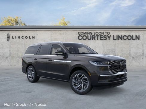 New 2026 Lincoln Navigator Reserve image 7